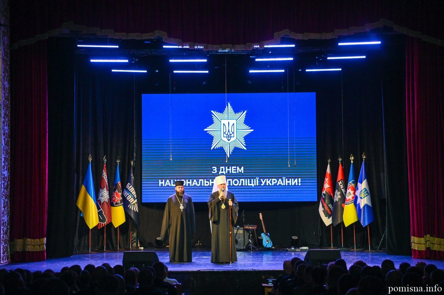 Предстоятель ПЦУ у Чернівцях взяв участь у молитовному сніданку та благодійному аукціоні - фото 172980