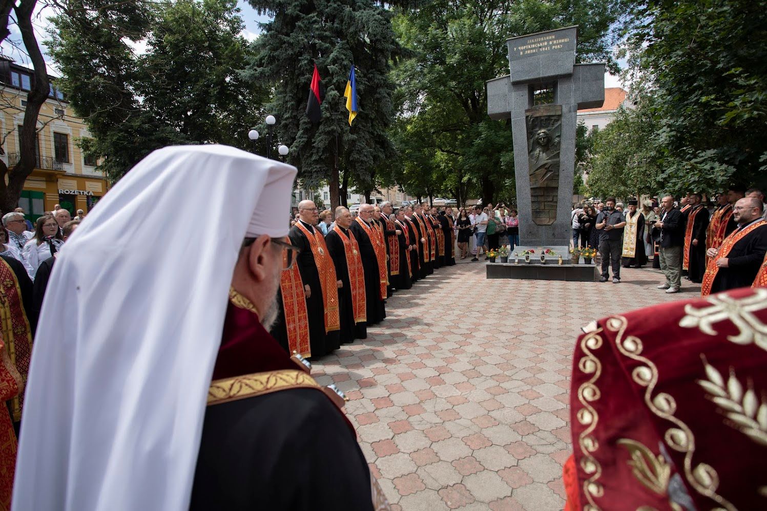 Глава УГКЦ у Чорткові очолив вшанування закатованих радянським режимом українських політв’язнів та духовенства - 173020 Глава УГКЦ у Чорткові очолив вшанування закатованих радянським режимом українських політв’язнів та духовенства - фото 173020