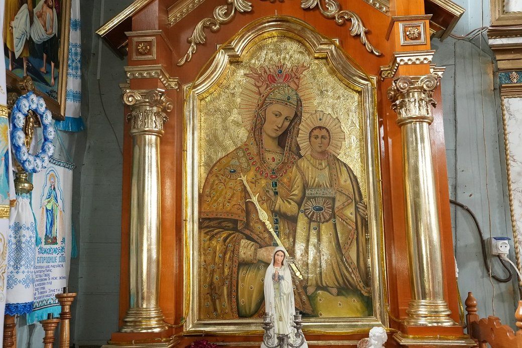 Ікона Богородиці, яку знайшли у стіні храму Вознесіння Христа - 173344 Ікона Богородиці, яку знайшли у стіні храму Вознесіння Христа - фото 173344