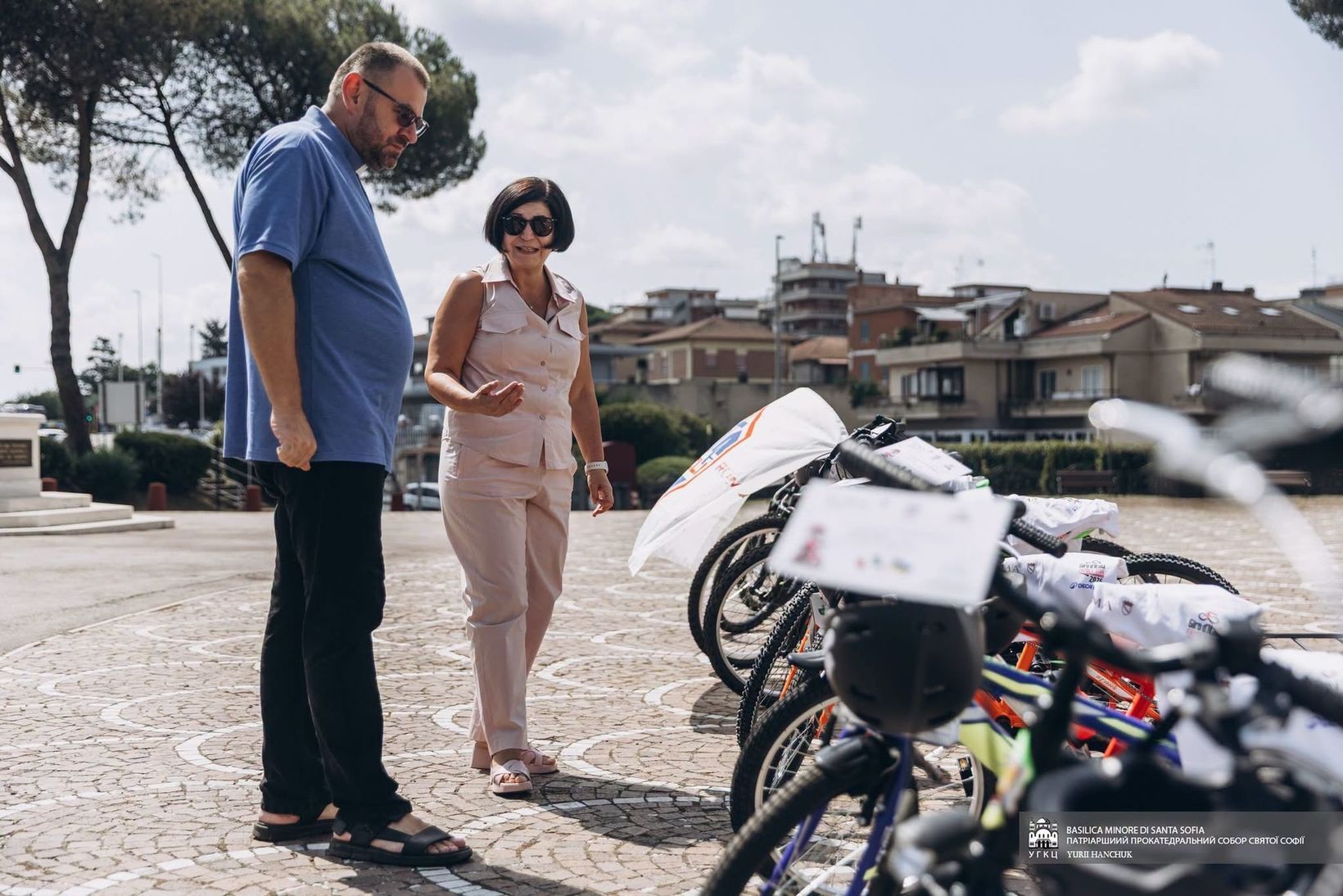 Громада УГКЦ в Римі передала велосипеди з велогонки «Giro d’Italia» постраждалим в Україні - фото 173942